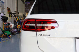 福斯 PASSAT 加裝前+後 南極星HP1雷射槍防護罩