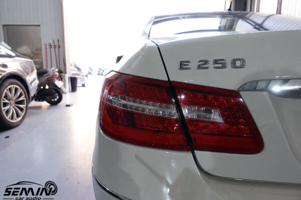 BENZ E-CLASS W207/W212 專用10.25吋安卓機