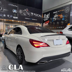 BENZ A系車款 CLA  加裝氛圍燈