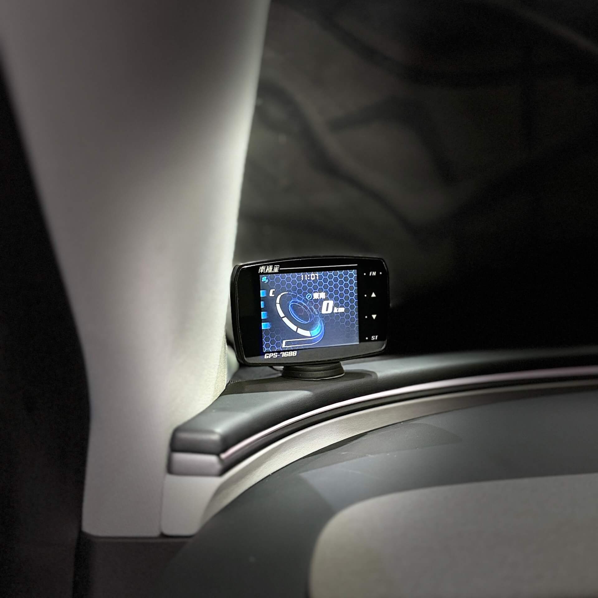 Tesla Model 3 升級全車音響